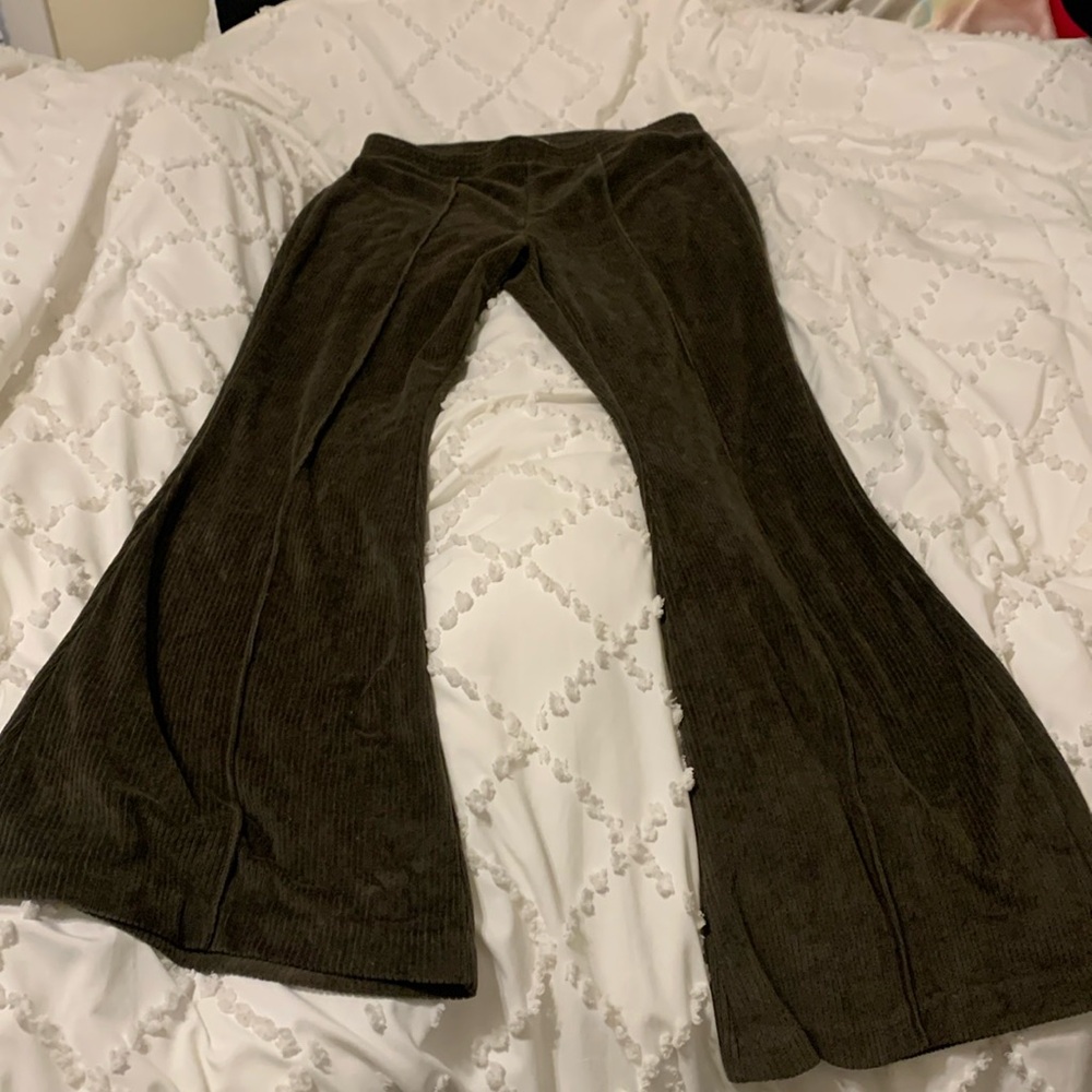 Aerie bootcut flare leggings good material and snatches the a$$
